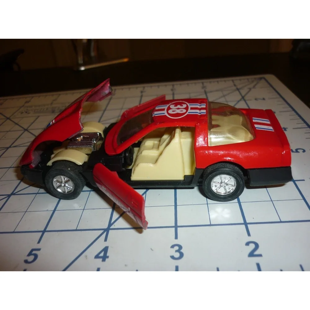 Schmidt's Blue Ribbon Quality Red Corvette C4 Diecast Toy Car #38‎ Opening Hood